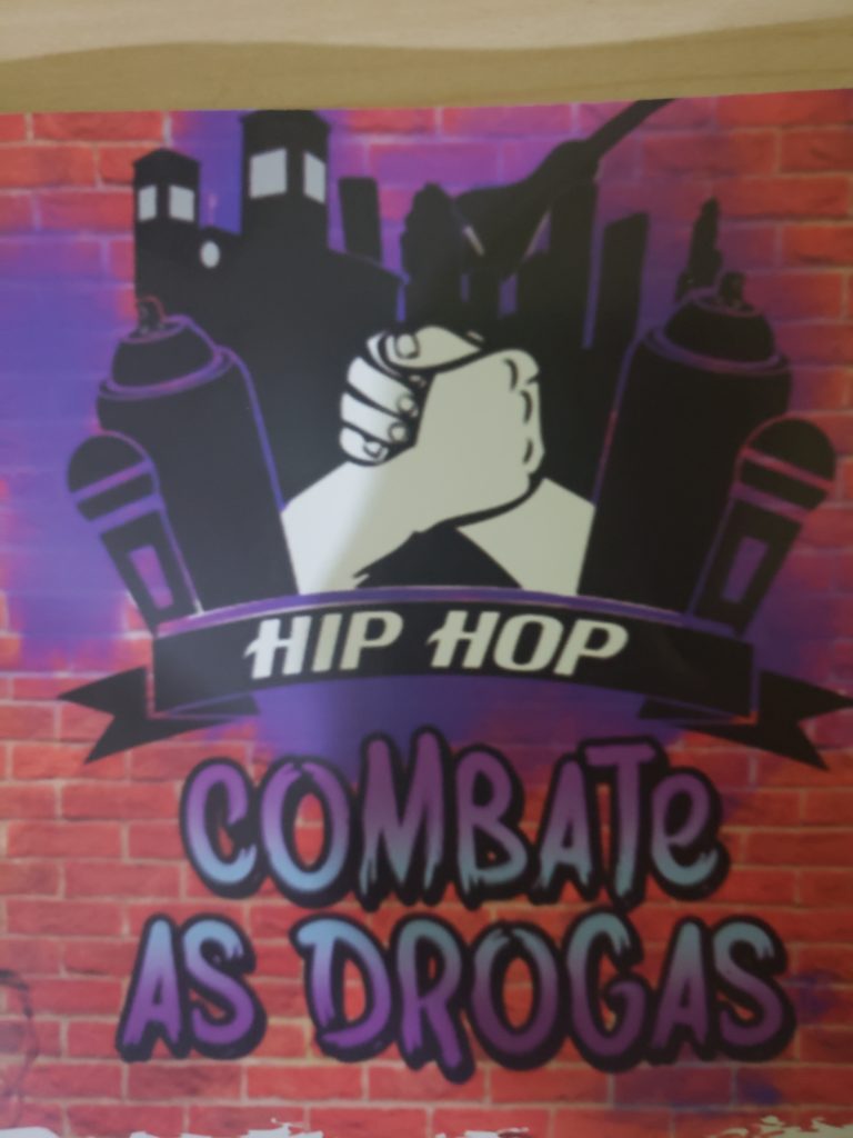 Núcleo hip-hop em ação/ hip-hop combate as drogas
